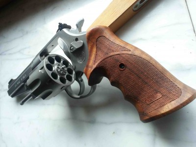 S&W629customised_1.jpg