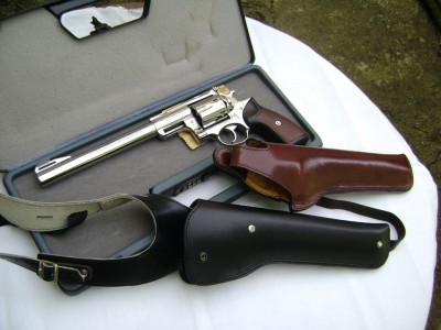 Revolver Ruger Super Redhawk .44 magnum 9.5'