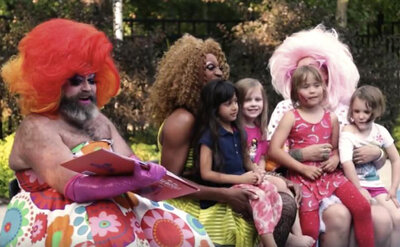 Drag_queen_story_time_810_500_75_s_c1.jpg (379.61 KiB) Viewed 21031 times Drag Queen story hour.