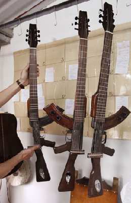 rifleguitar9222006ga7.jpg