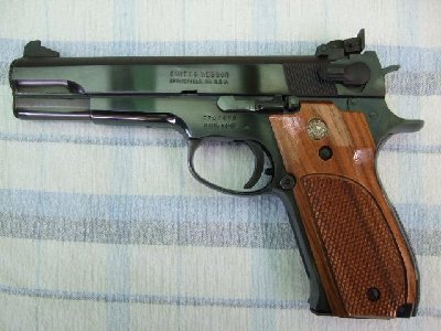 S&amp;W M-52
