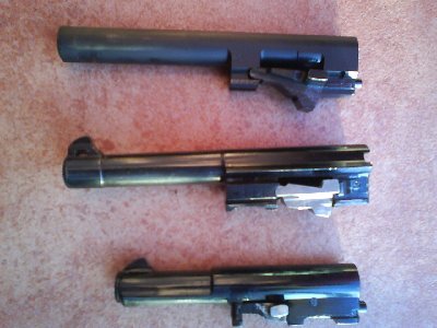 Bočni izgled cijevi s blokovima za bravljenje: Beretta M92 FS, Walther P.38 i PHP MV